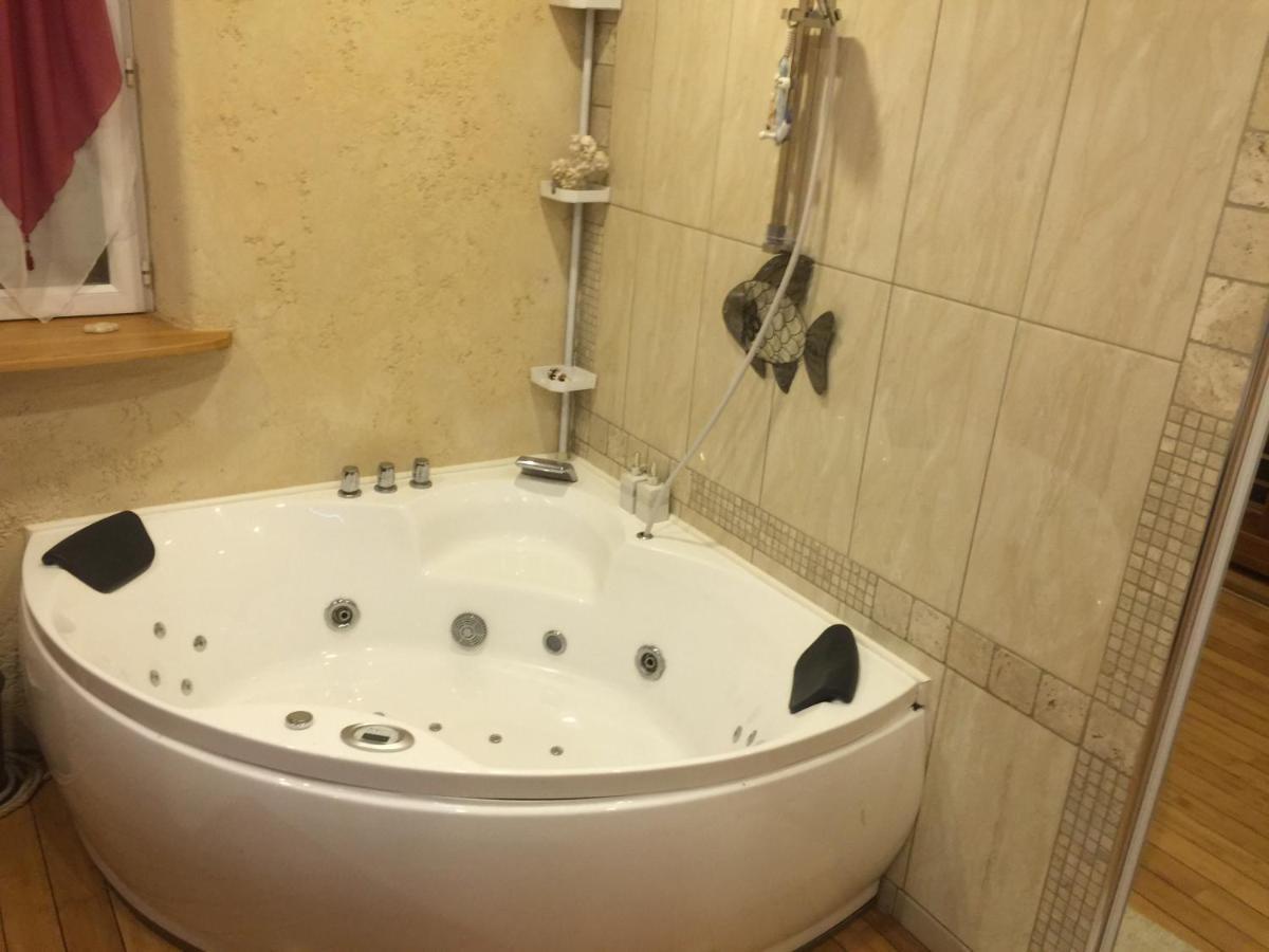 La Decouverte, Jacuzzi, Sauna, Et Terrasse Avec Vue Sur Lac A La Campagne Entre Toulouse Et Auch Catonvielle Zewnętrze zdjęcie